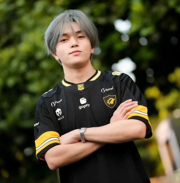 Mengenal Foto Kairi ONIC: Bintang Muda di Dunia Esports Indonesia